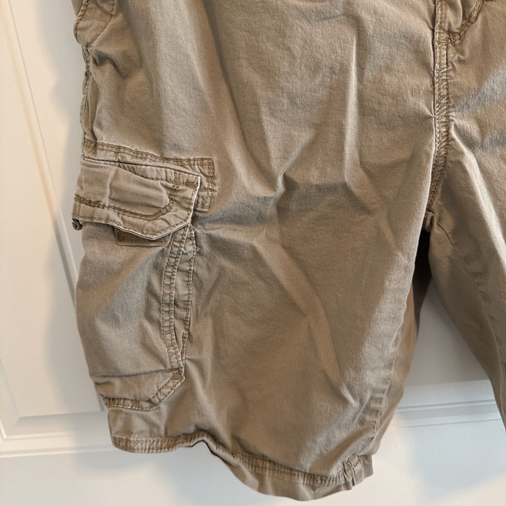 Unionbay Men’s Khaki Cargo Shorts - Picture 4 of 7